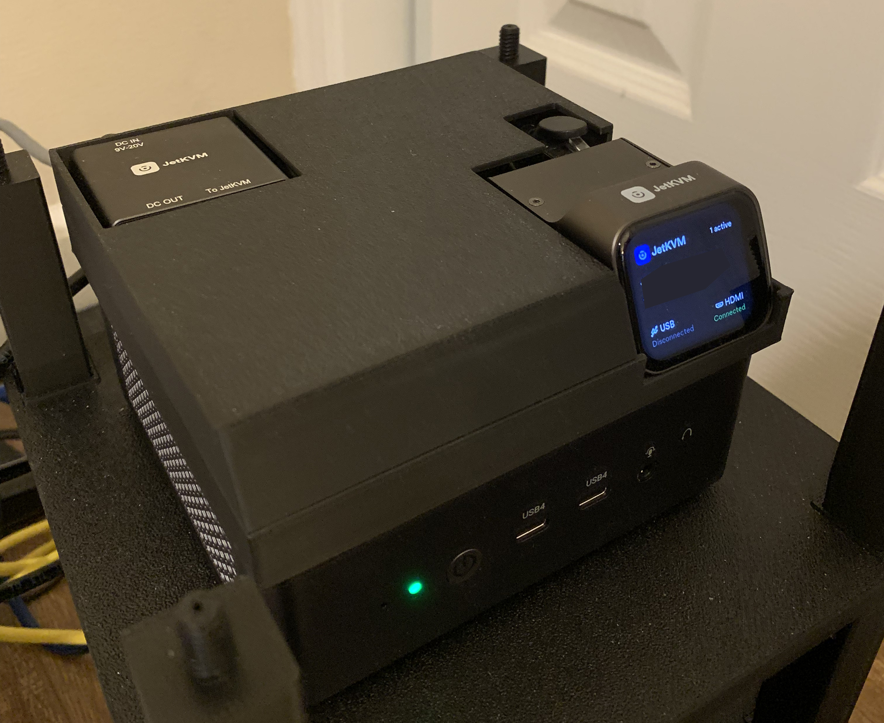 TinyRack JetKVM mount with lid in real world